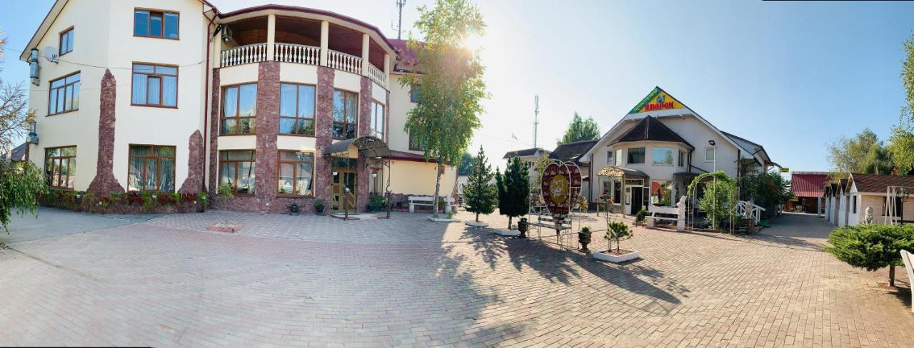 Pid Yavorom Hotel Drogomirchany Екстериор снимка
