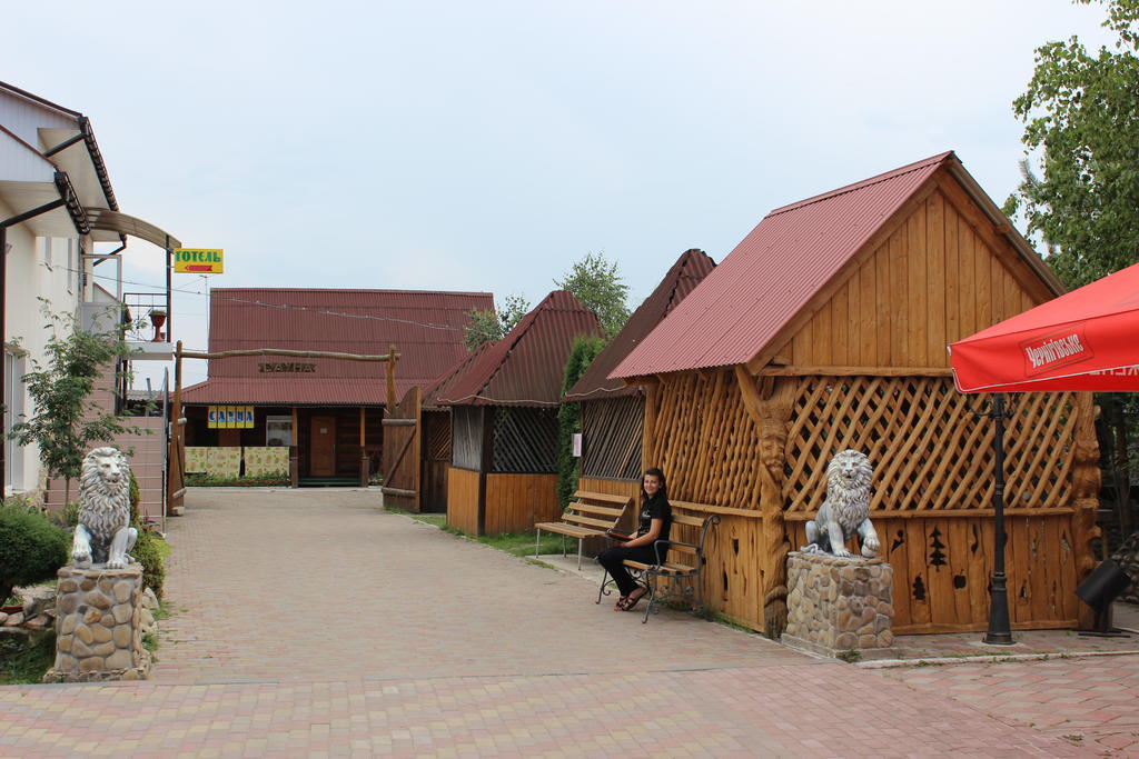 Pid Yavorom Hotel Drogomirchany Екстериор снимка